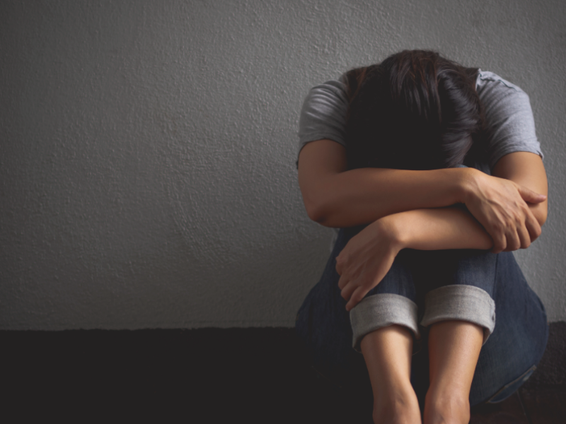 孩子玩手機不出門怎么辦,孩子叛逆期教育學校