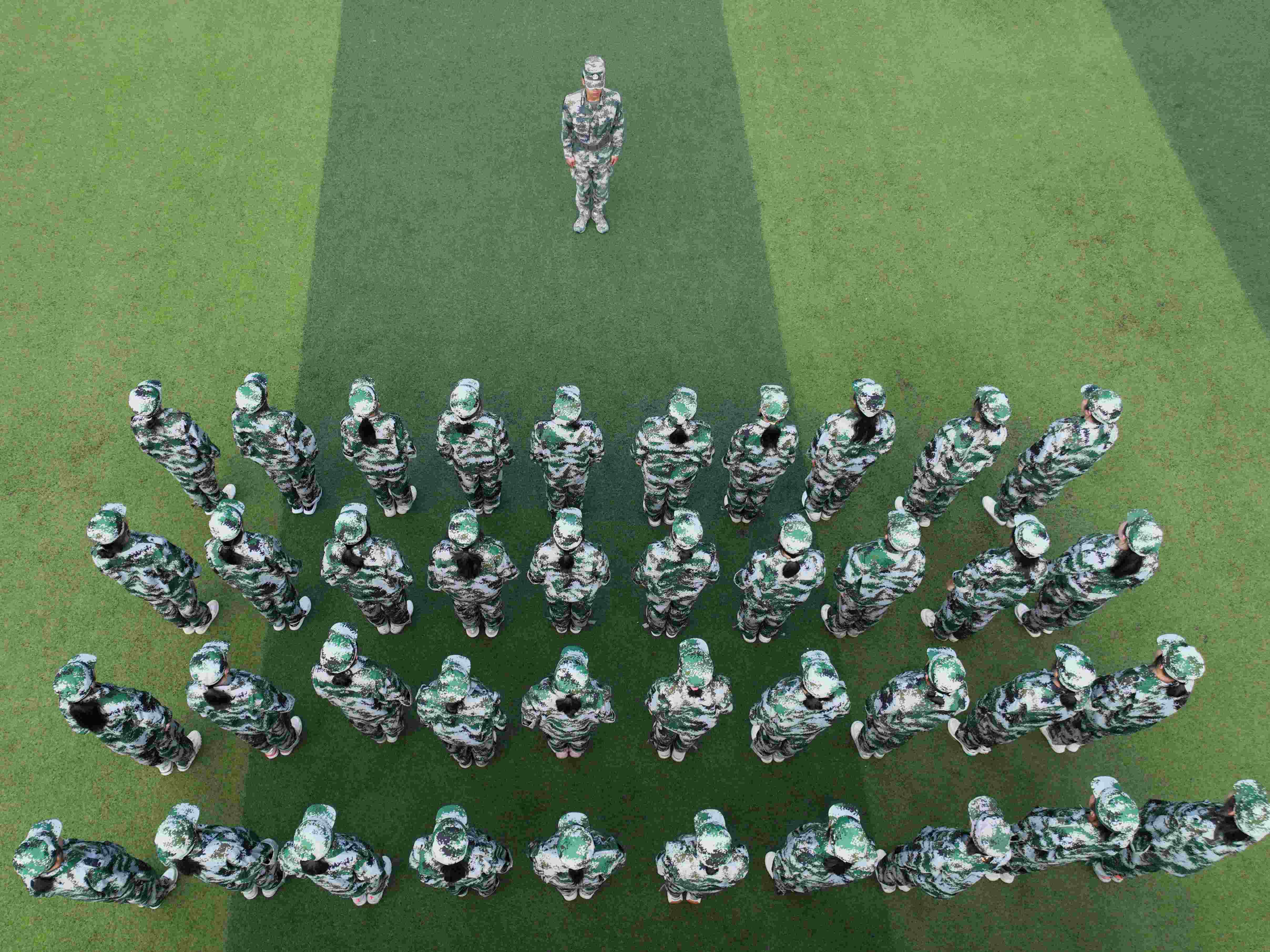 戒網癮學校,封閉式軍事化學校