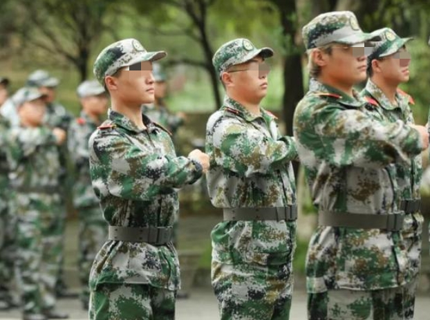 青少年封閉式教育學校,封閉式軍事化學校