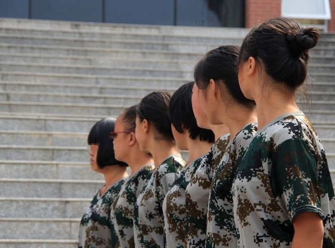 抑郁癥治療學(xué)校,封閉式軍事化學(xué)校