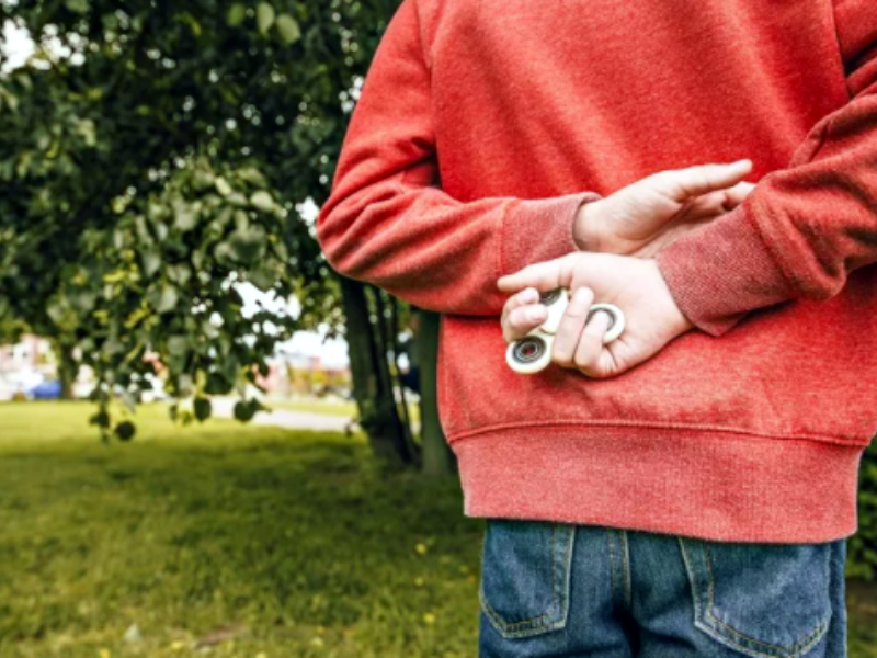 小偷小摸,孩子叛逆期教育學(xué)校