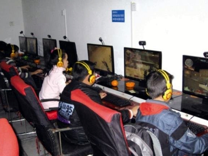 網吧通宵,孩子叛逆期教育學校