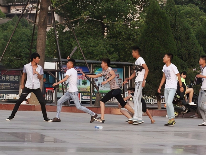 孩子亂交朋友,素質教育學校