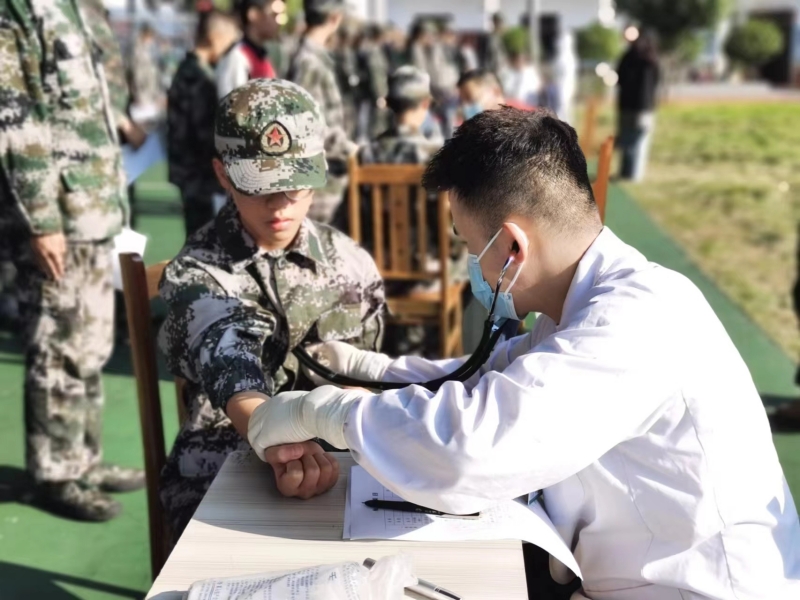 新起點青少年特訓學校組織學員開展健康體檢