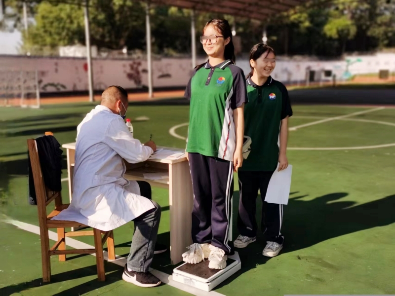 新起點青少年特訓學校組織學員開展健康體檢