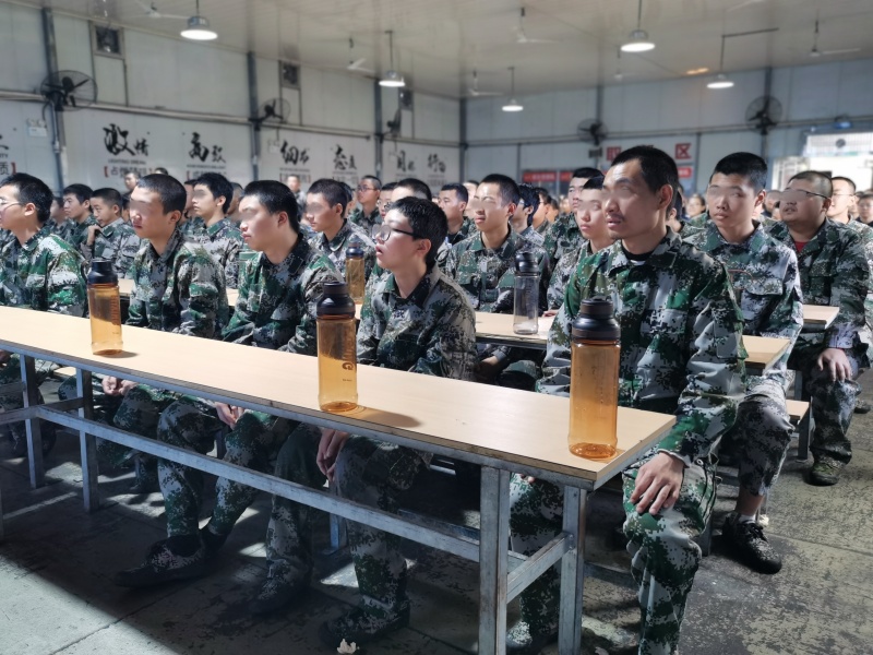 從小事做起，以德律己，新起點(diǎn)教育專門學(xué)校