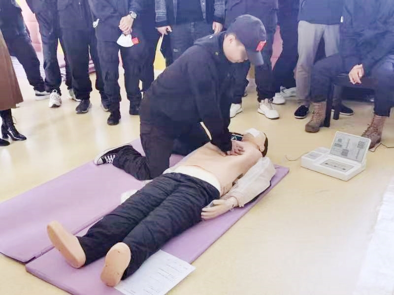 學(xué)習(xí)急救知識(shí)，掌握急救技能