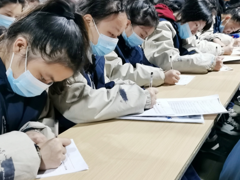 新起點青少年特訓學校開展學員寫家書活動