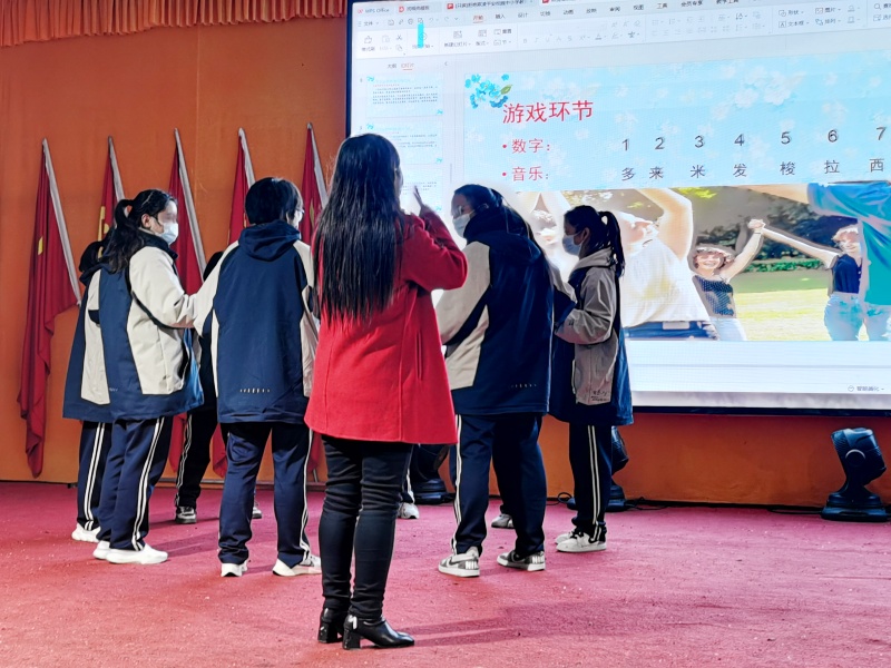 新起點(diǎn)教育專門學(xué)校開展“學(xué)會調(diào)控情緒，放飛好心情”為主題的活動