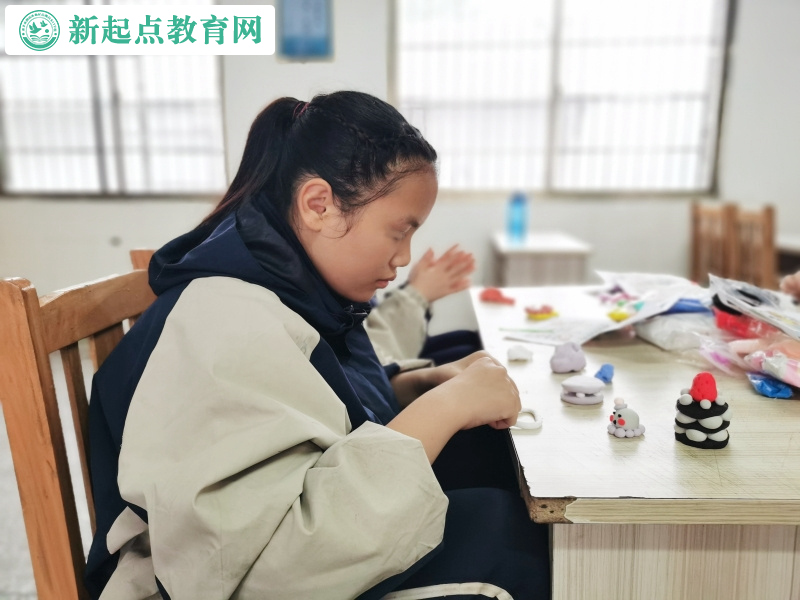 新起點青少年管教學校開展捏橡皮泥活動