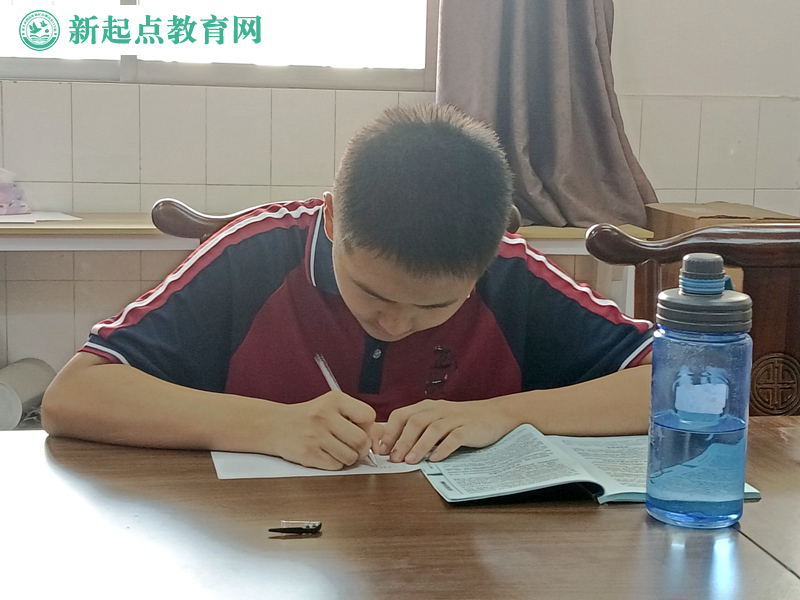 初中生叛逆期教育學(xué)校組織讀書分享會