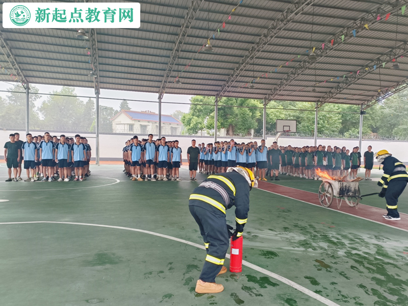 叛逆學(xué)生教育學(xué)校校園消防演練活動