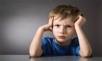 8歲男孩脾氣暴躁易怒怎么辦
